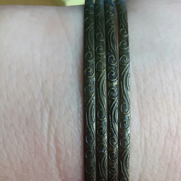Bangle bracelets - Picture 3 of 3